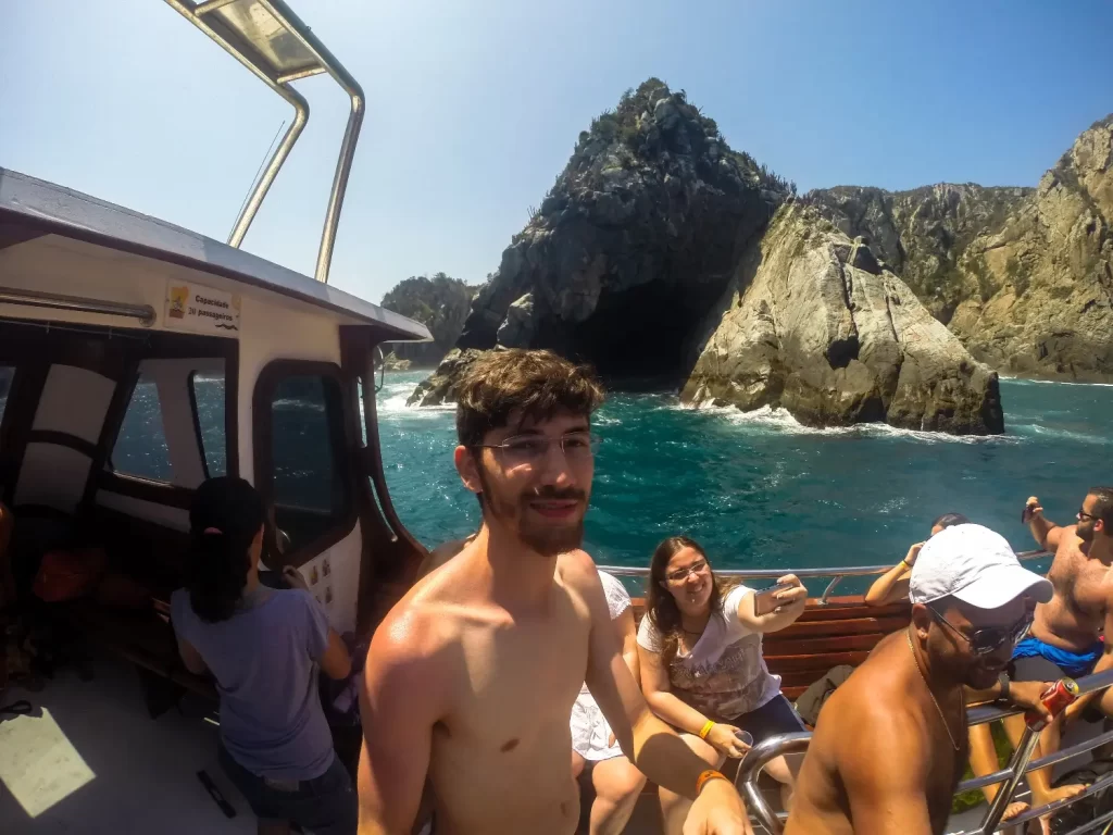 O Passeio de Barco de Arraial do Cabo - RJ - Vamos Trilhar