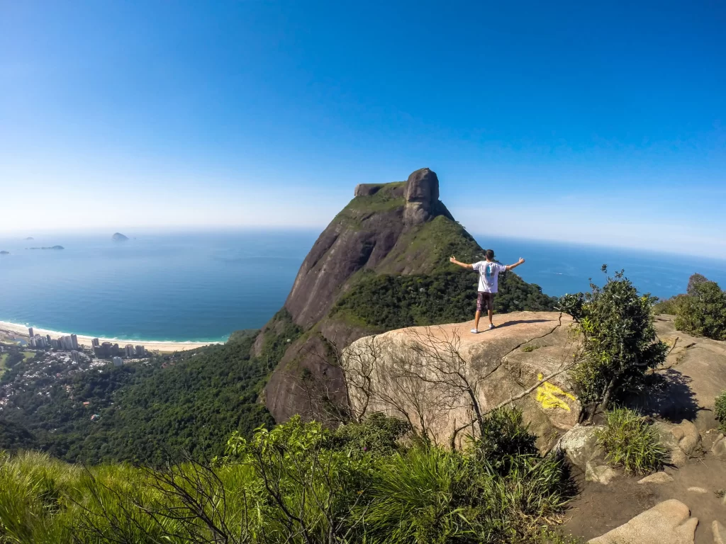 vista da Pedra da Gávea do topo da Pedra Bonita