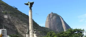 Trilha para o Costão do Pão de Açúcar