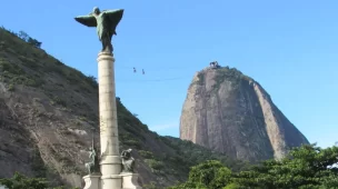 Trilha para o Costão do Pão de Açúcar