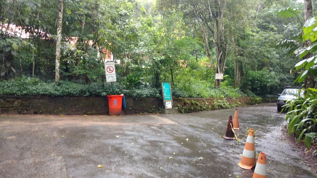 trilha via sede do parque - estrada - cachoeira das almas - vamos trilhar