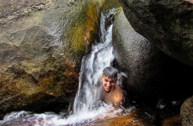 Conheça tudo sobre a Pedra que Engole e Poço Fundo – Trindade – RJ