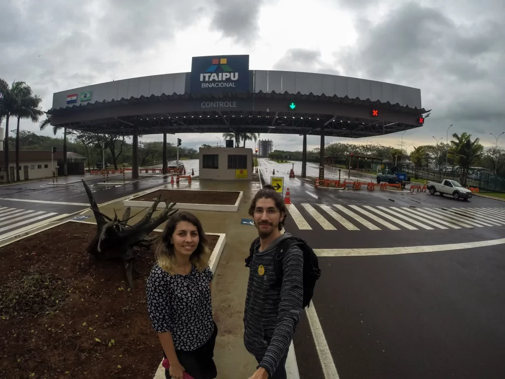 Entrada de Itaipu Binancional - Foz do Iguaçu - Vamos Trilhar