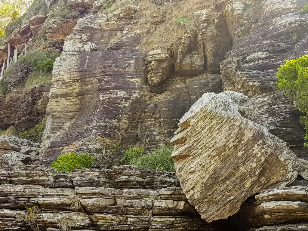 Rosto do Guardião na Enseada do Guardião - Búzios - Vamos Trilhar-min