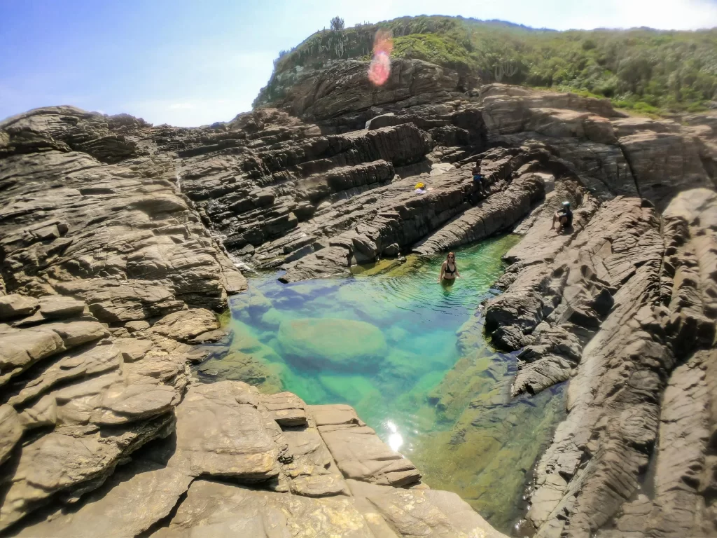 Uma das poças da Ferradurinha - Búzios - Vamos Trilhar-min