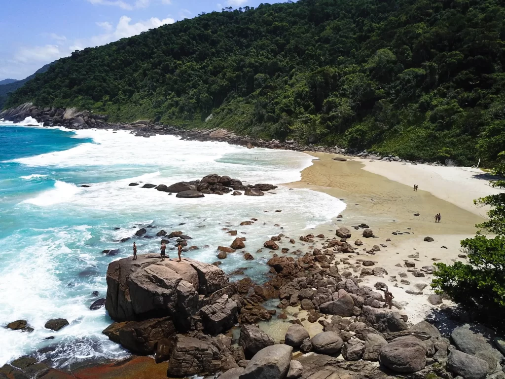 Canto da Praia de Santo Antônio - Ilha Grande - RJ - Vamos Trilhar-min