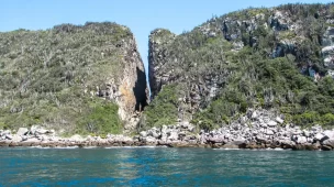 Conheça tudo sobre o Passeio de Barco de Arraial do Cabo - RJ - Vamos Trilhar