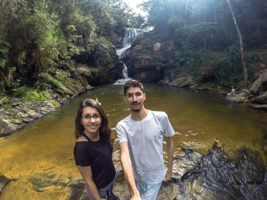 A Cachoeira Véu da Noiva - São Thomé das Letras - MG - Vamos Trilhar