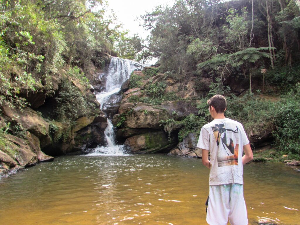 Chegando na Cachoeira Véu da Noiva - São Thomé das Letras - MG - Vamos Trilhar