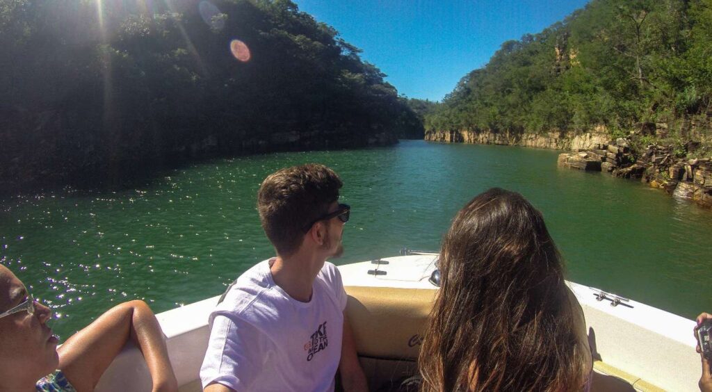 Início do passeio de lancha pelo Lago de Furnas - Capitólio - MG - Vamos Trilhar