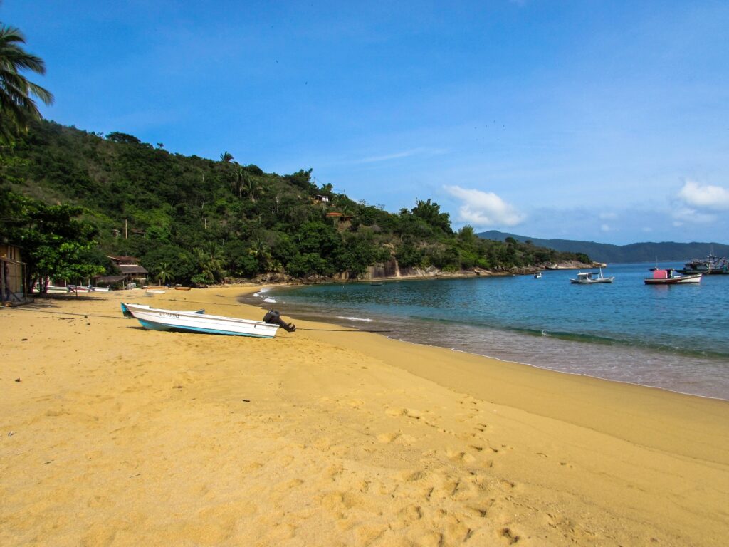 Praia de Pouso de Cajaíba - Paraty - RJ - Vamos Trilhar