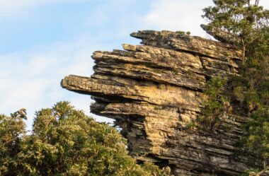 Conheça tudo sobre a Pedra da Bruxa – São Thomé das Letras – MG