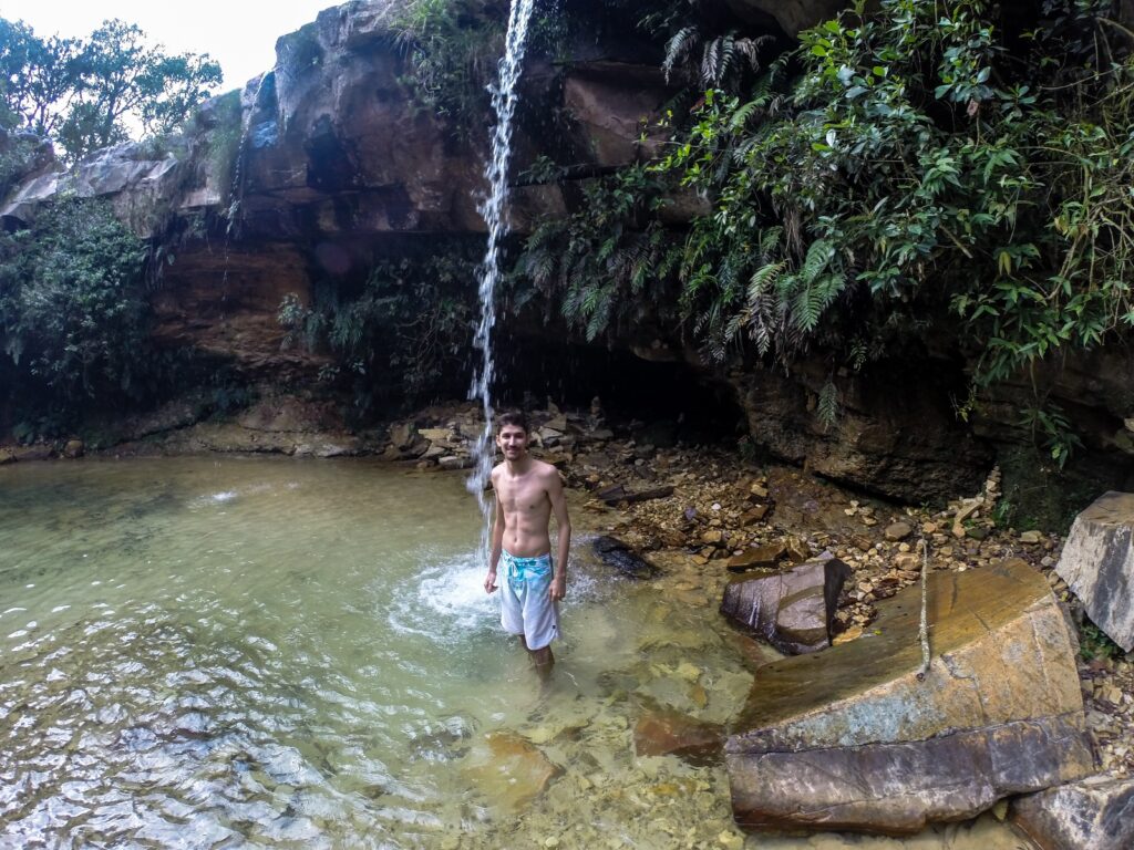 Tomando banho no Vale das Borboletas - São Thomé das Letras - MG - Vamos Trilhar