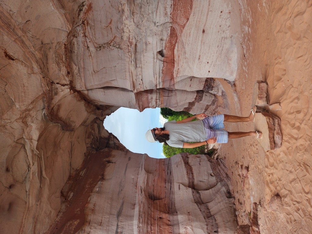 Primeiro furo da Pedra Furada no Jalapão - TO - Vamos Trilhar
