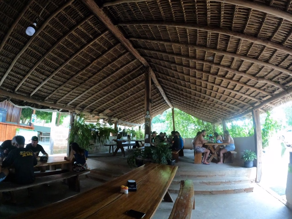 Por dentro do Restaurante da Fazenda Rio Sono - Fervedouro do Rio Sono - Jalapão - TO - Vamos Trilhar