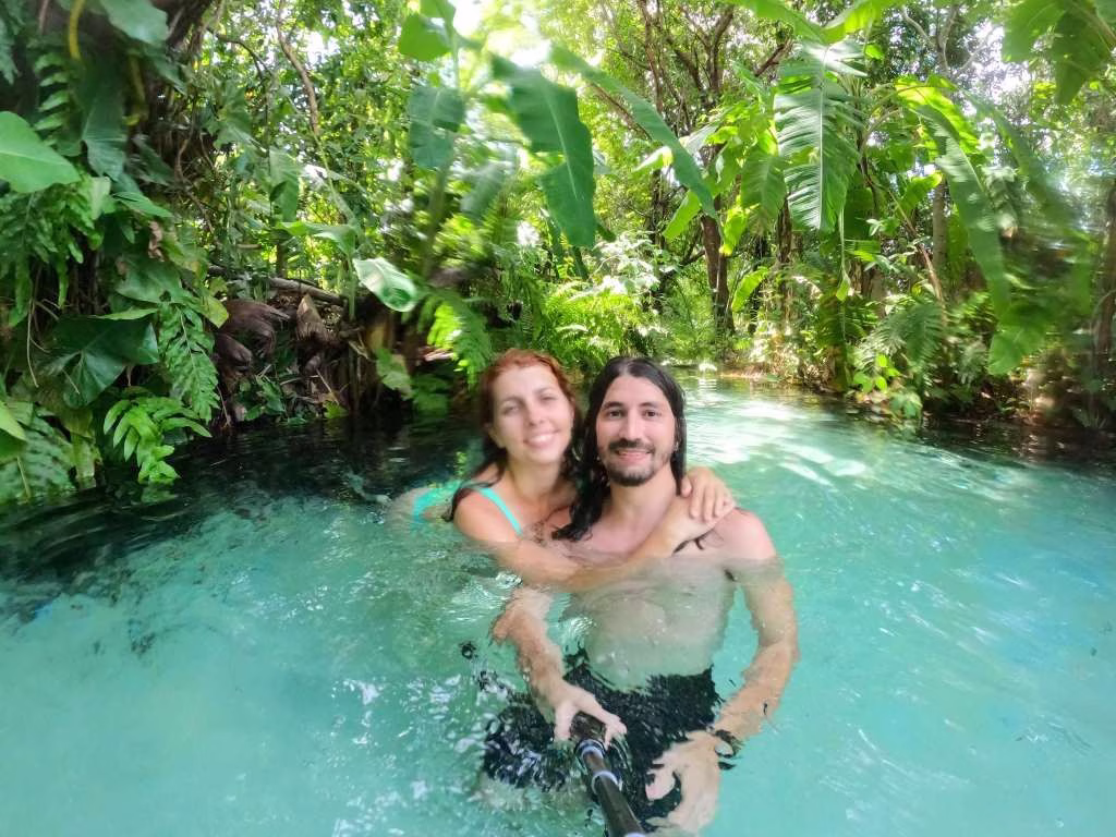Tomando banho no Fervedouro do Rio Sono - Jalapão - TO - Vamos Trilhar