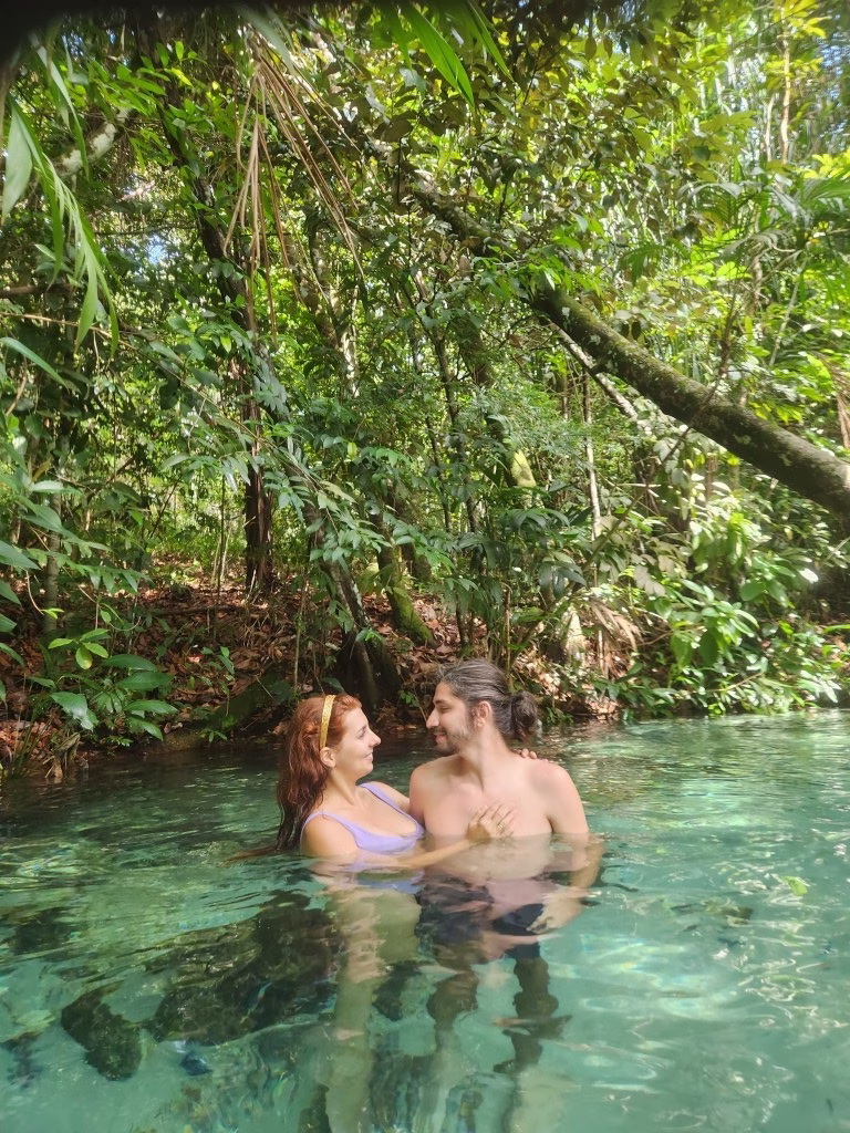 Tomando banho na área kids da Cachoeira do Formiga - Jalapão - TO - Vamos Trilhar