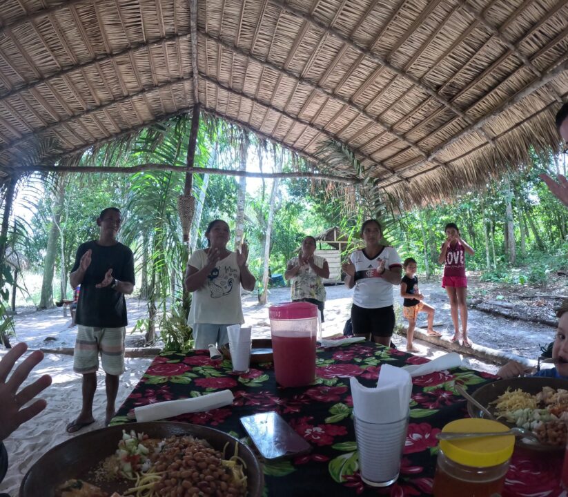 Apresentação na Comunidade Arimum - Turismo de Cura - Rio Arapiuns - Alter do Chão - PA - Vamos Trilhar