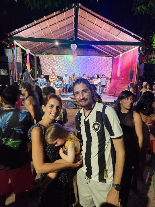 Assistindo apresentação de Carimbó na Quinta do Mestre - Alter do Chão PA - Vamos Trilhar