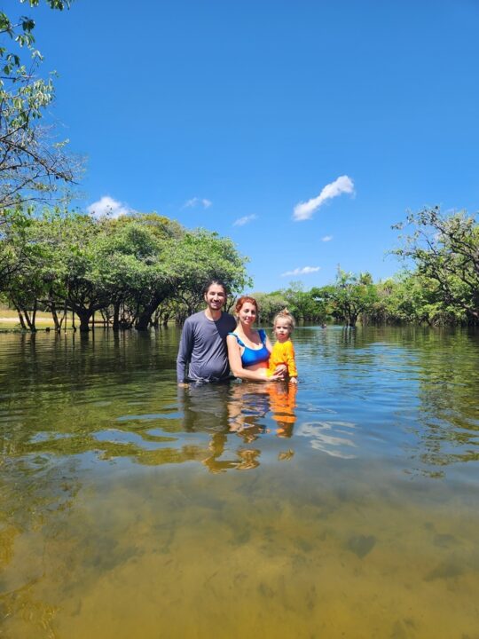 Banho na Praia da Floresta Encantanda - Alter do Chão - PA - Vamos Trilhar