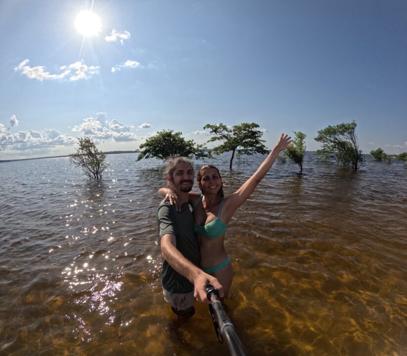 Banho na Praia de Caracaraí - Passeio das Tartarugas Amazônicas - Alter do Chão - PA - Vamos Trilhar
