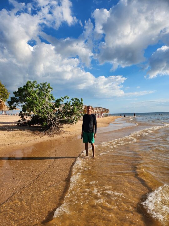 Banho na Praia do Pindobal - Roteiro de Praias de Alter do Chão - PA - Vamos Trilhar