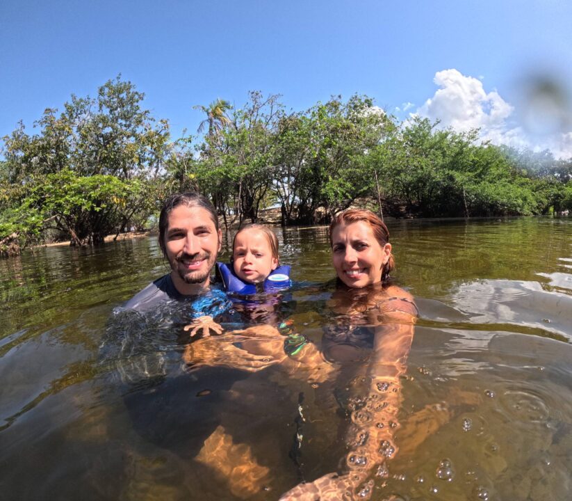 Banho no Igarapé da Comunidade Arimum - Turismo de Cura - Rio Arapiuns - Alter do Chão - PA - Vamos Trilhar