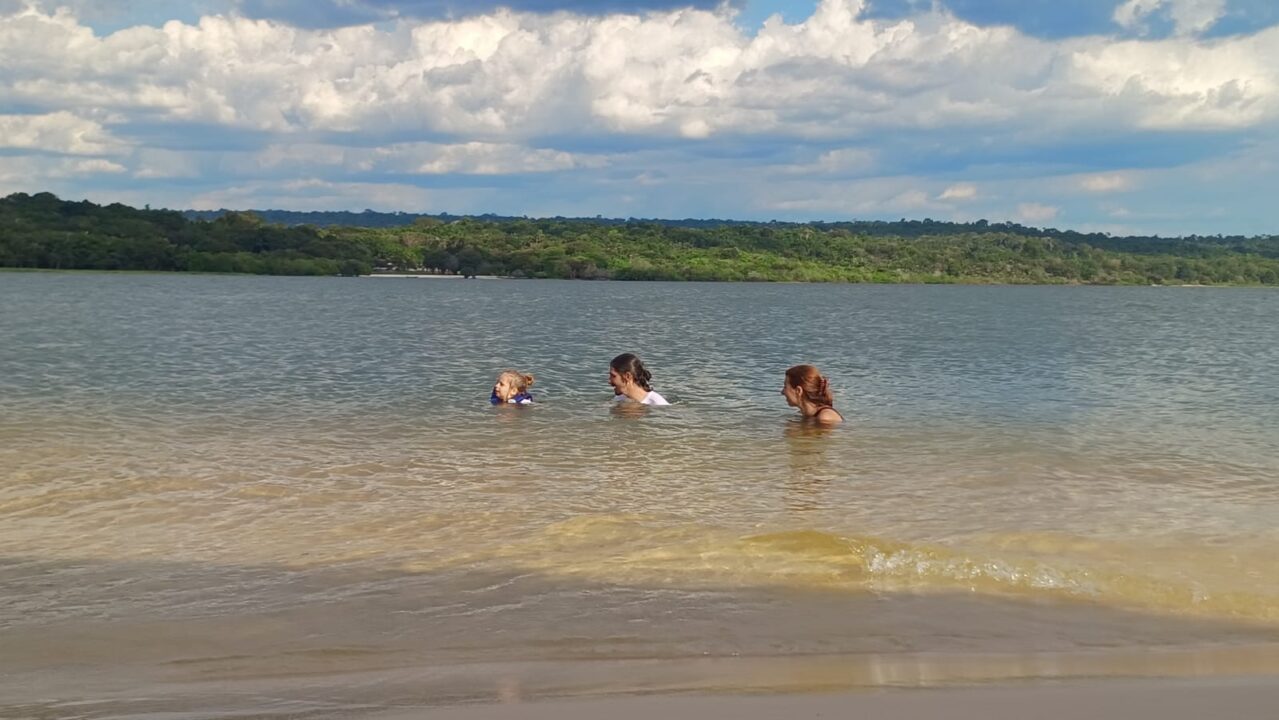 Parada na Praia do Maguari - FLONA Jamaraquá - Tapajós - Alter do Chão - PA - Vamos Trilhar