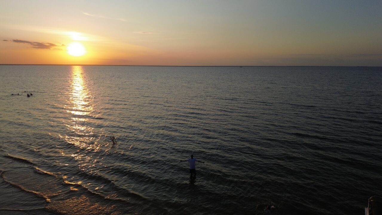 Pôr do sol na Ponta do Muretá - FLONA Jamaraquá - Tapajós - Alter do Chão - PA - Vamos Trilhar