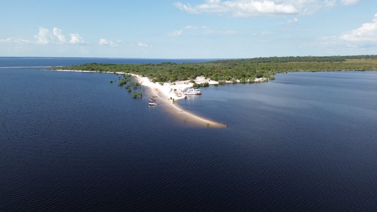 Praia de Caracaraí - Passeio das Tartarugas Amazônicas - Alter do Chão - PA - Vamos Trilhar