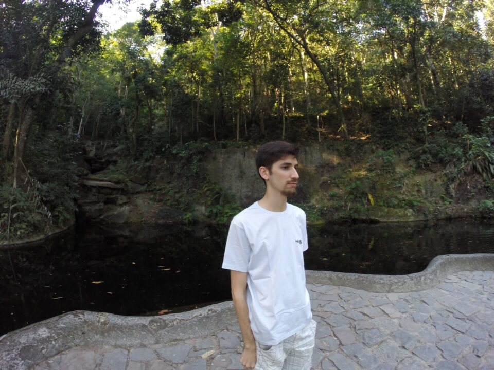 Como é a trilha do Parque Lage até o Corcovado