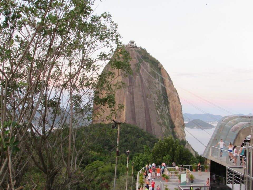 Como é subir o Pão de Açúcar de bondinho - Vamos Trilhar