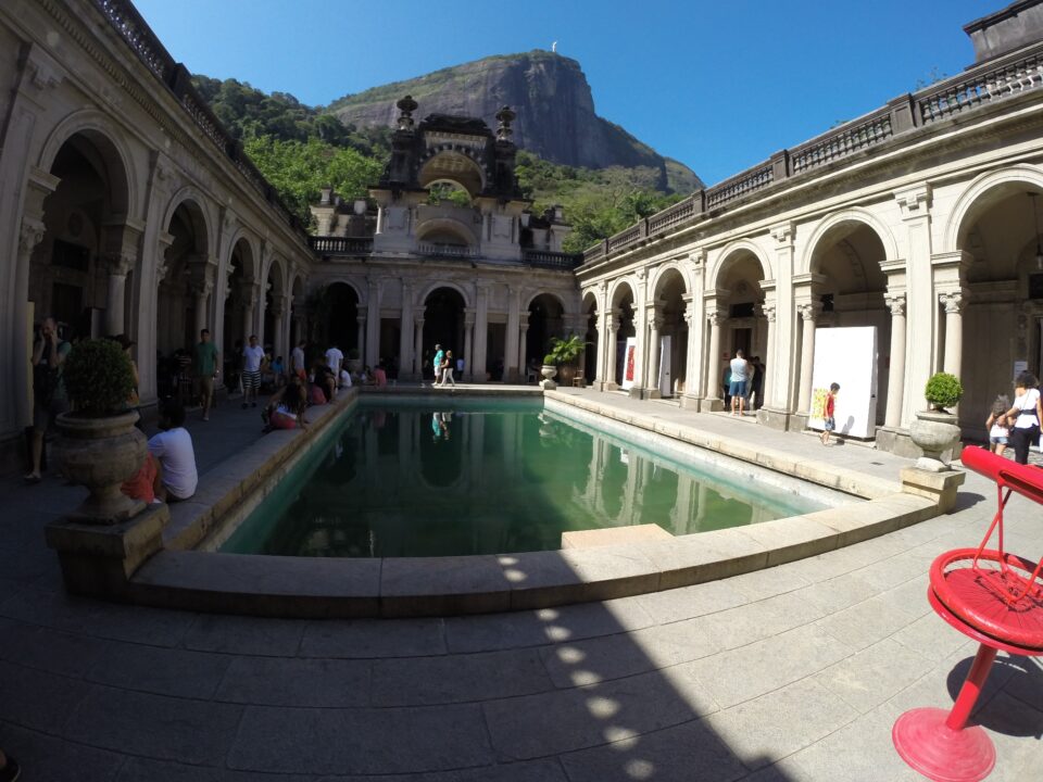 O Parque Lage faz parte do Parque Nacional da Tijuca