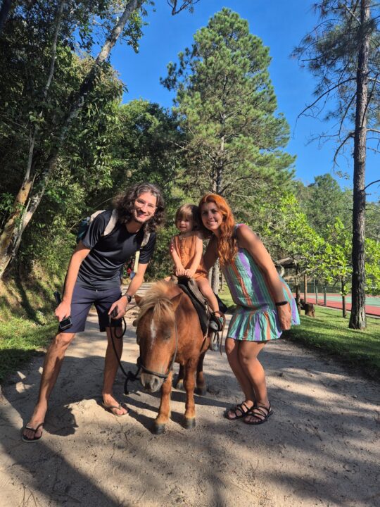 Passeio de Pônei no Hotel Fazenda Cascatinha - Piraí - RJ - Vamos Trilhar