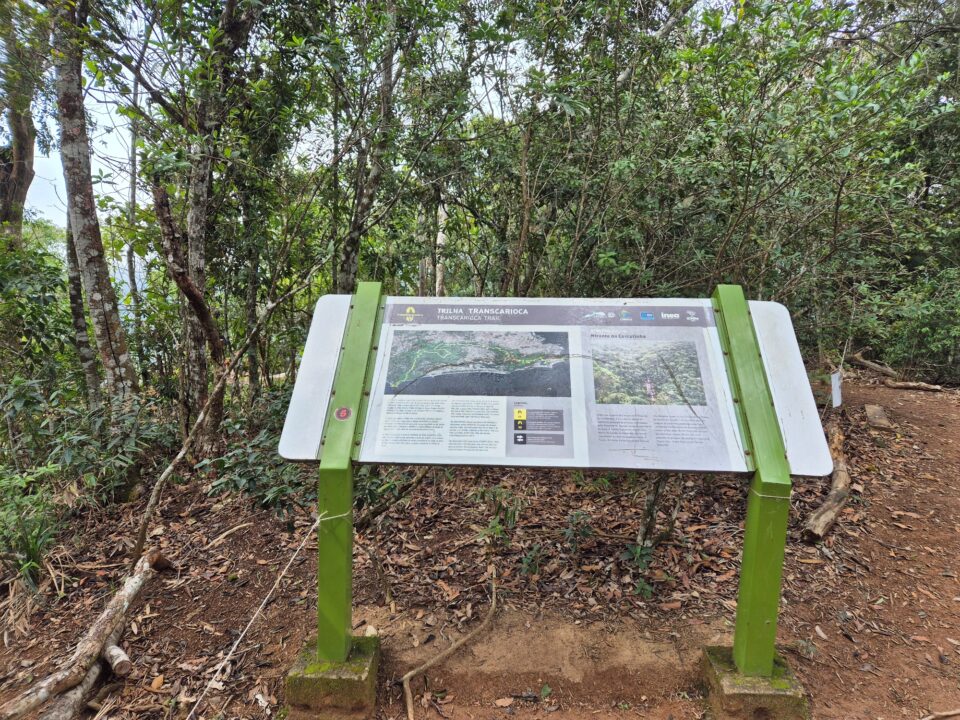 Placa no fim da trilha do Mirante da Cascatinha - Floresta da Tijuca - RJ - Vamos Trilhar