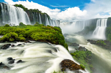 Amanhecer nas Cataratas do Iguaçu ganha quarta data: veja como funciona o passeio ao nascer do sol